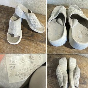 Bzees Jellybean Toe Loop Sandal sz 9 comfort walk